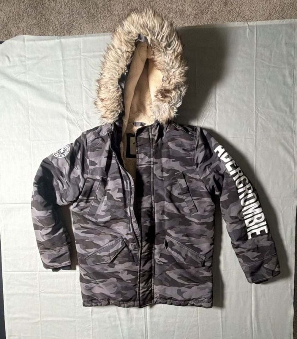 Abercrombie Kids Faux Fur Hooded Camo Jacket Size 13/14 Grey